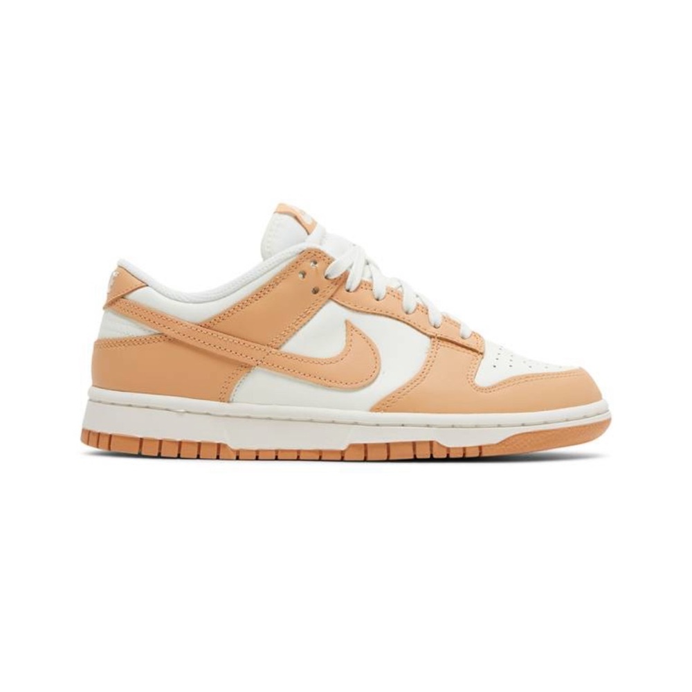 Nike women dunk low ‘harvest moon’ tan sneakers